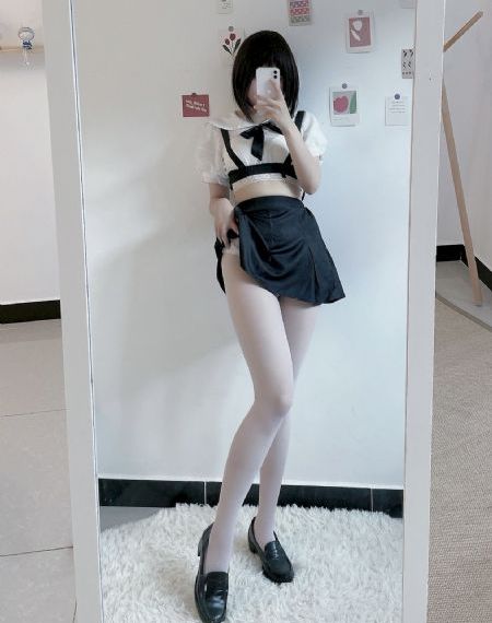 亲妺妺的玉足伸进我内裤里的_BD国语手机免费观看完整