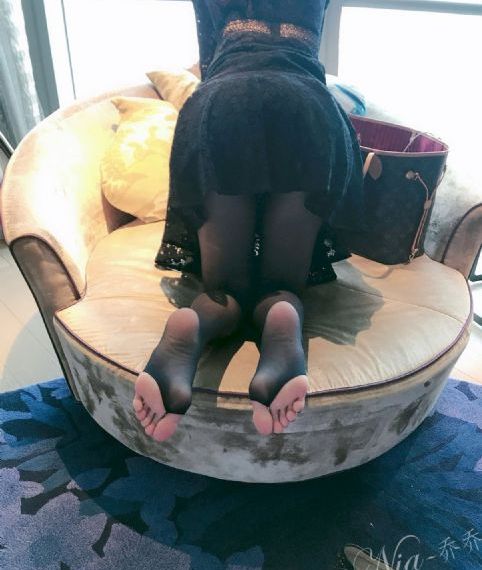 女生啊你tm别添我的荔枝了_国产剧动漫免费观看