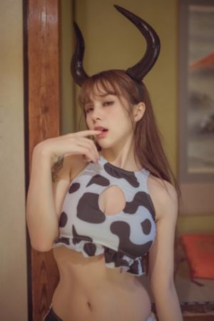 美女脱了内裤后打开腿让男人桶爽_BD英语全集免费观看